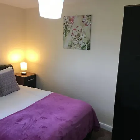 Starlite Serviced * Leeds (West Yorkshire)